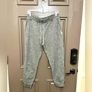 Vuori performance joggers, medium
